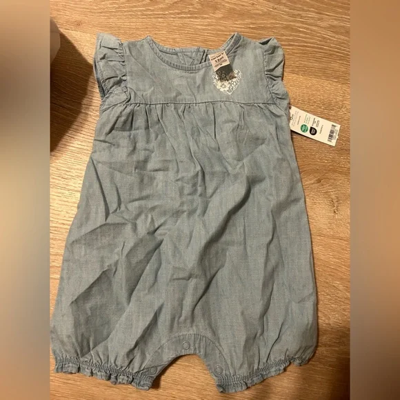 never worn - Picture 1 of 1